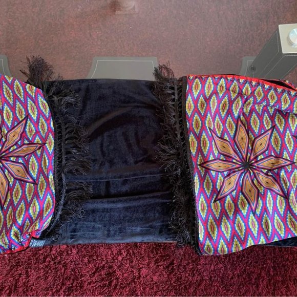 Pineda Covalin Luxury Mexican design Shawl with velvet - Picture 2 of 4